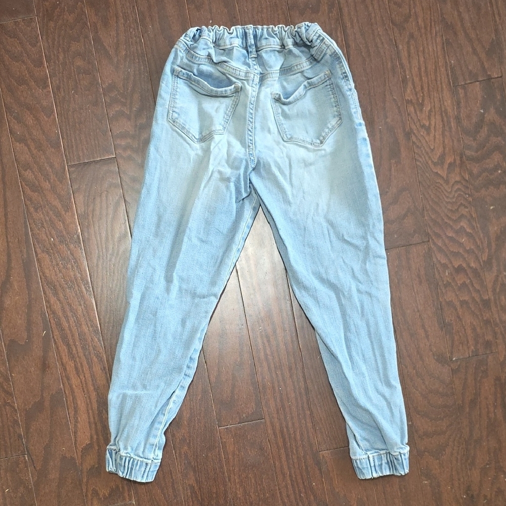OshKosh B'gosh Light Blue Jeans with Butterfly - Picture 4 of 5